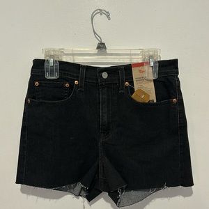 *NEW W/ TAGS* Levi’s Black High-Rise Shorts (Size 30)